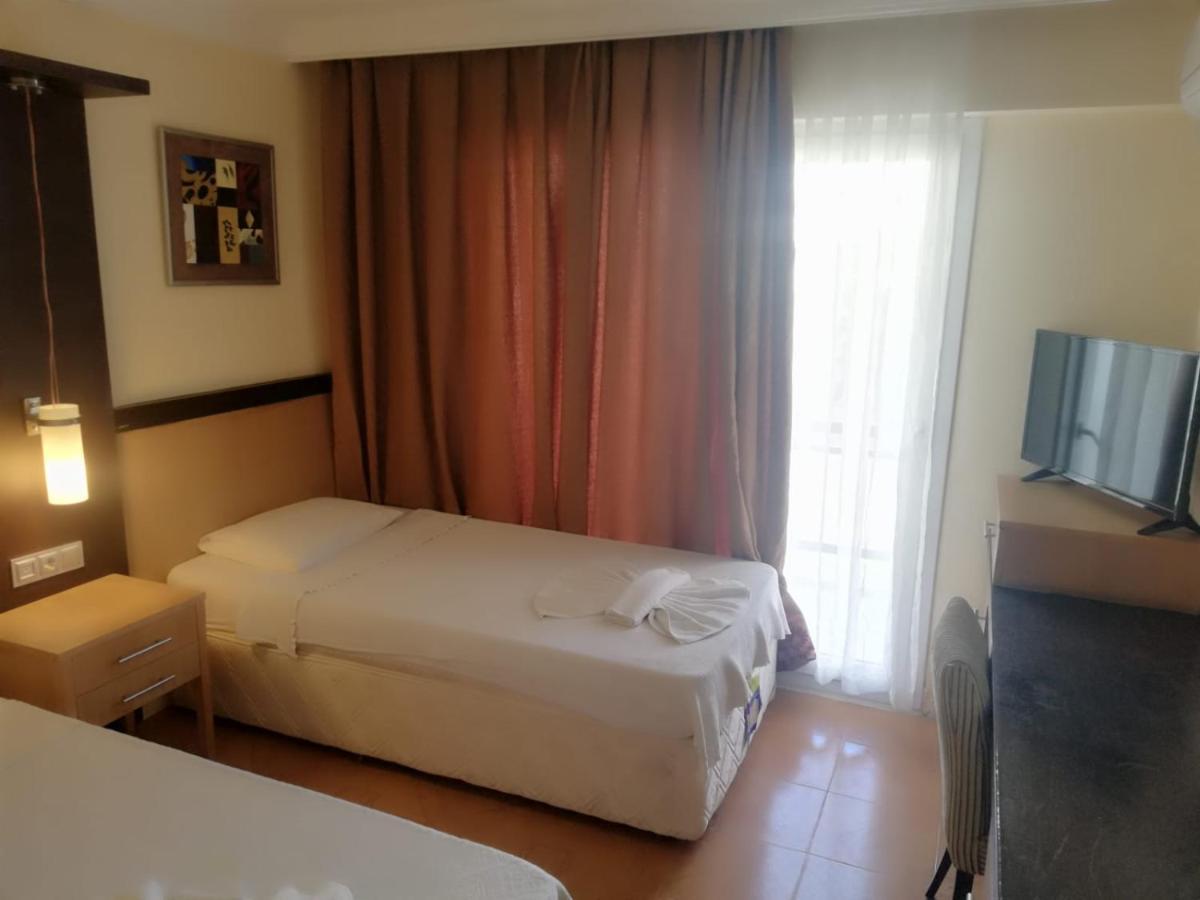 Hotel Santur 库萨达斯 外观 照片
